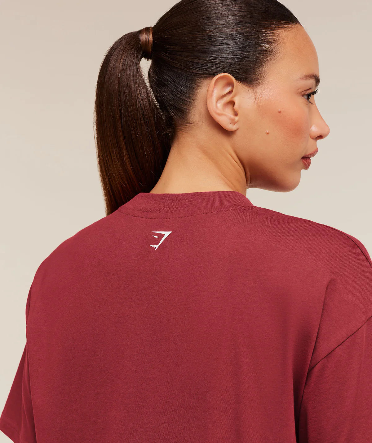 STRENGTH AND FITNESS CREST GRAPHIC T-SHIRT