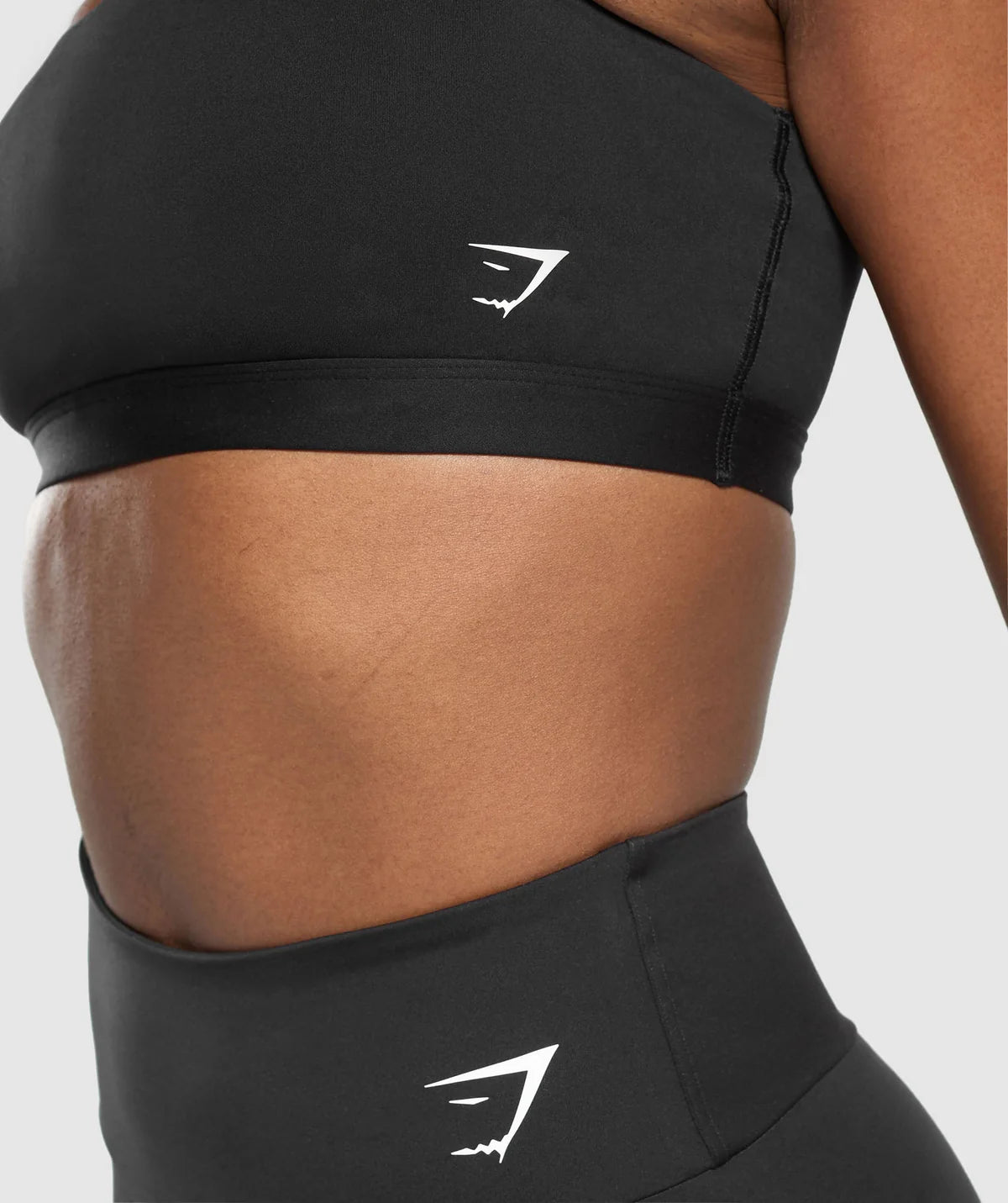 Cut out bandeau