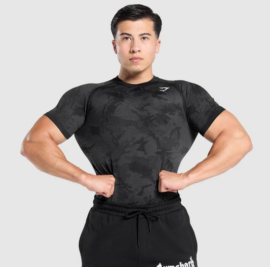 Geo seamless t-shirt