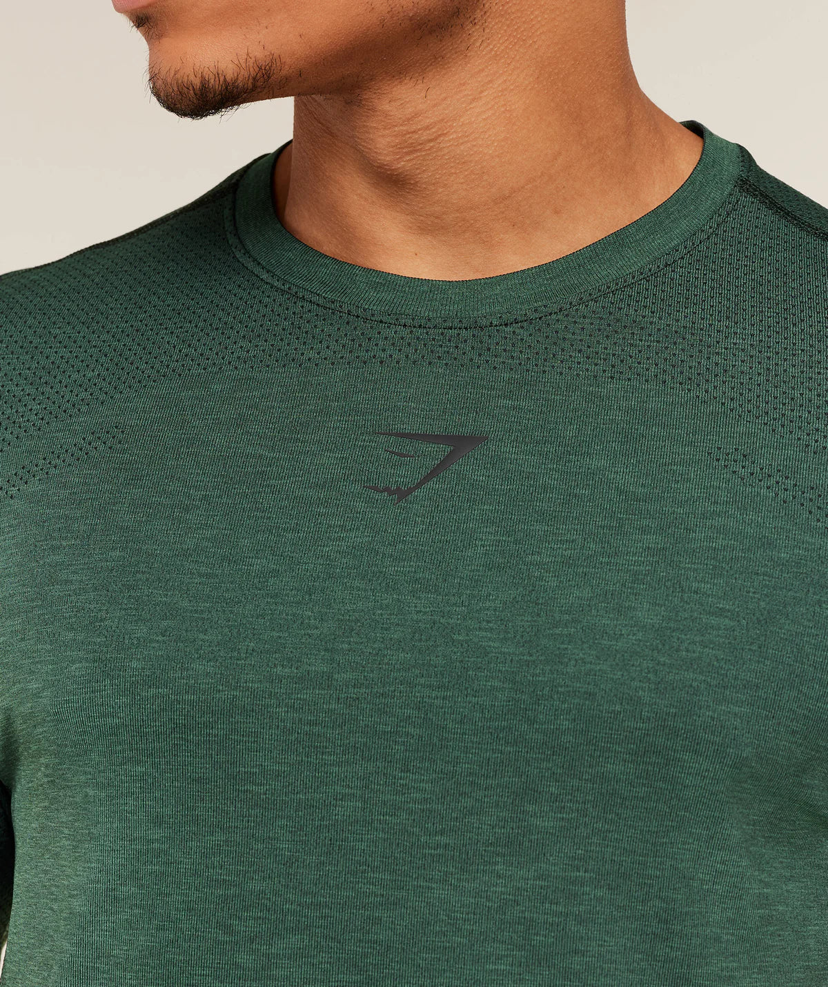 LIGHTWEIGHT SEAMLESS T-SHIRT