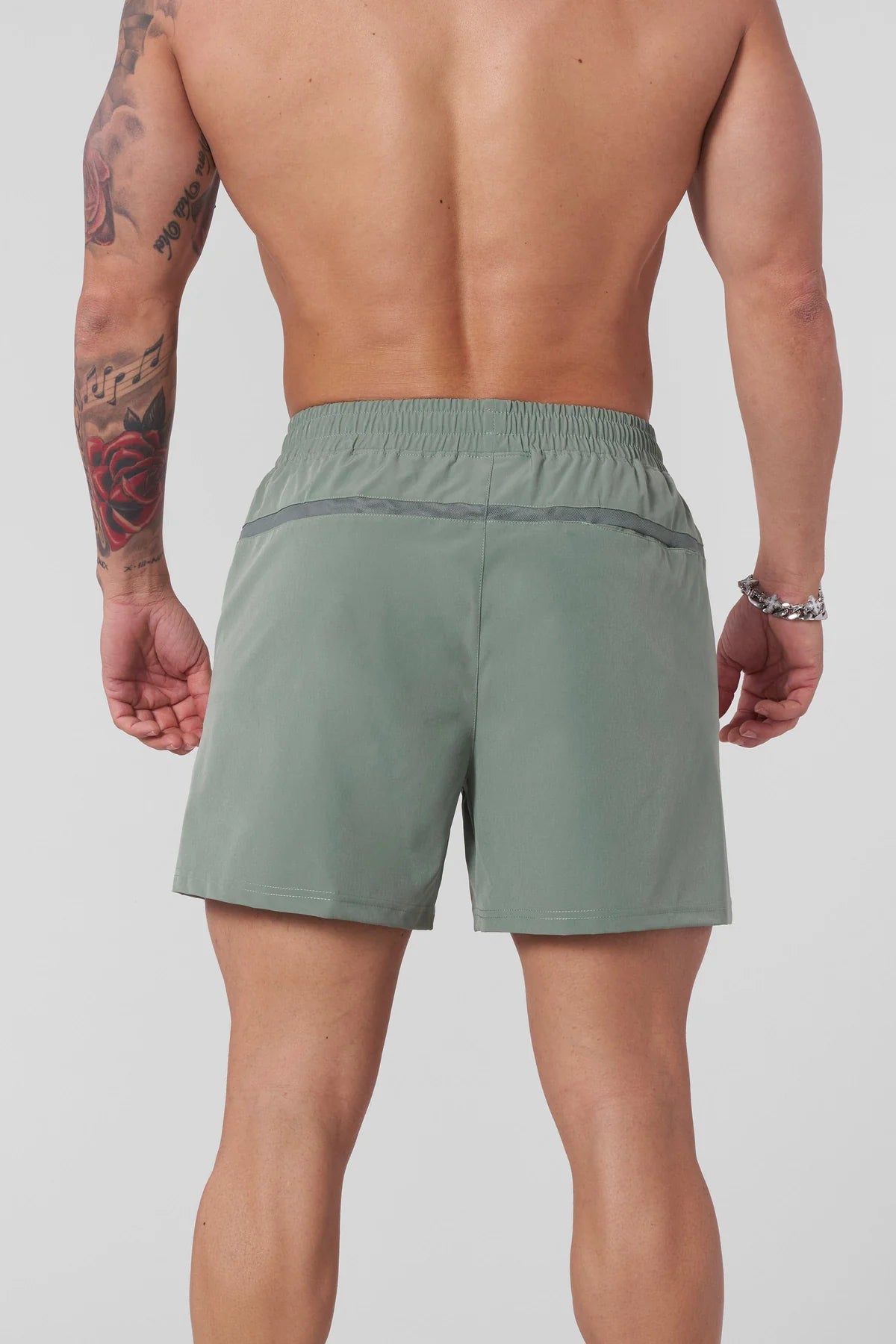 STAPLE SHORTS 4.5" 1022