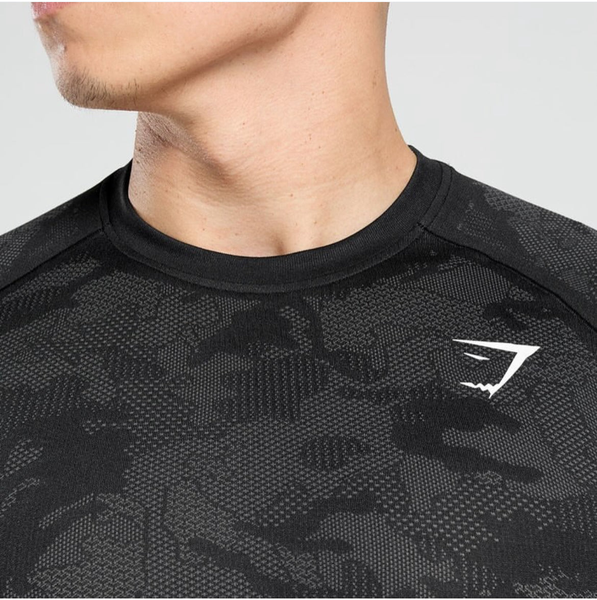 Geo seamless t-shirt